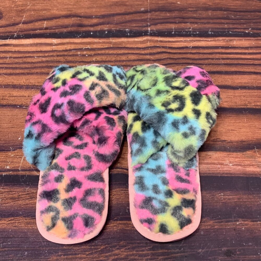 Fuzzy Slippers - Picture 6 of 8